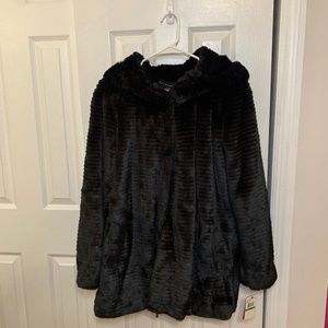 NWT-Woman’s Vince Camuto Faux Fur Black Hooded Jacket